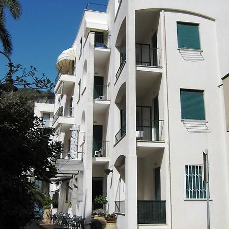 Hotel Al Capo Varigotti Buitenkant foto