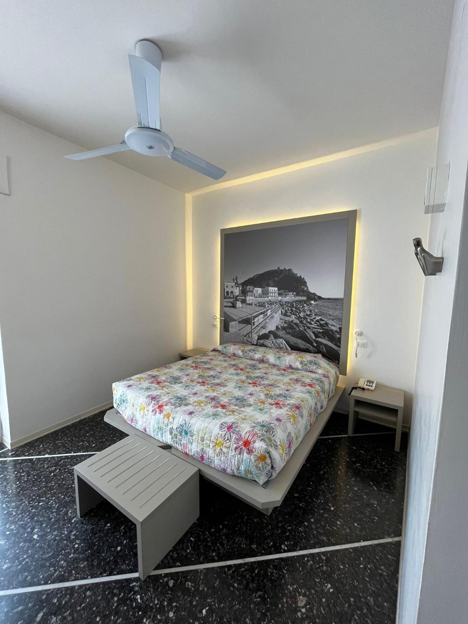 Hotel Al Capo Varigotti Buitenkant foto